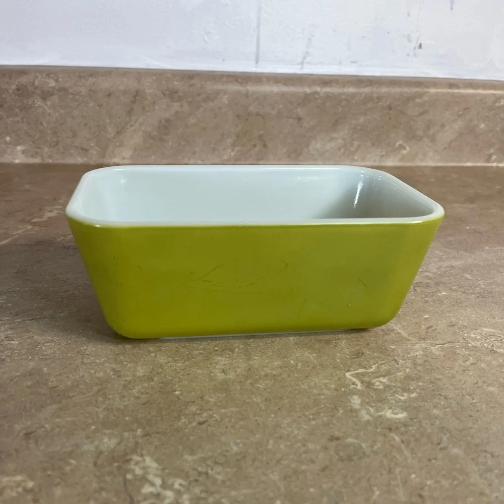 Vintage Pyrex Verde Refrigerator Dish